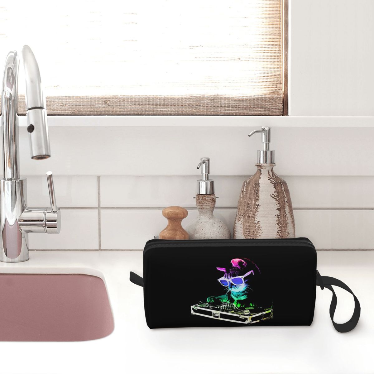House Cat Rainbow Dj Kitty Mak - Makeup Beauty House ulasan dan harga